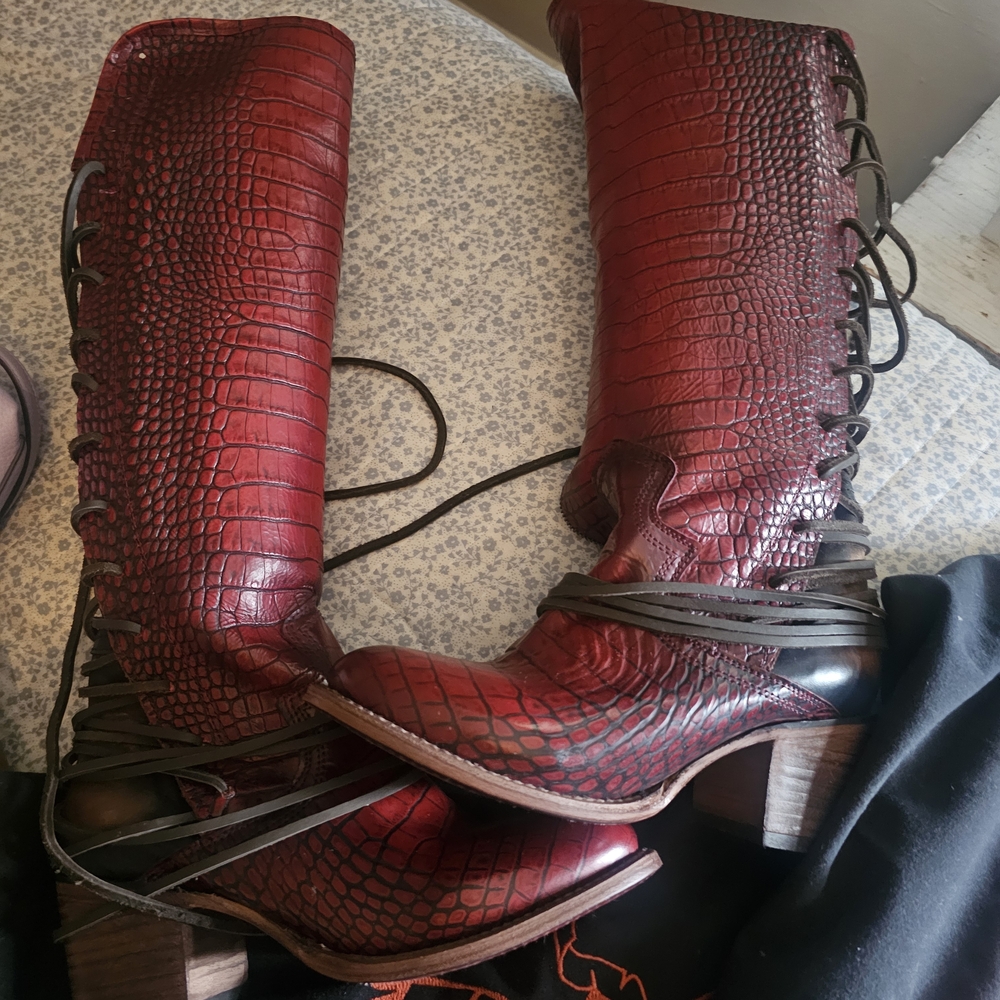 BRAND NEW FREEBIRD LEATHER WOMEN BOOTS (DUST BAGS INCLUDED)